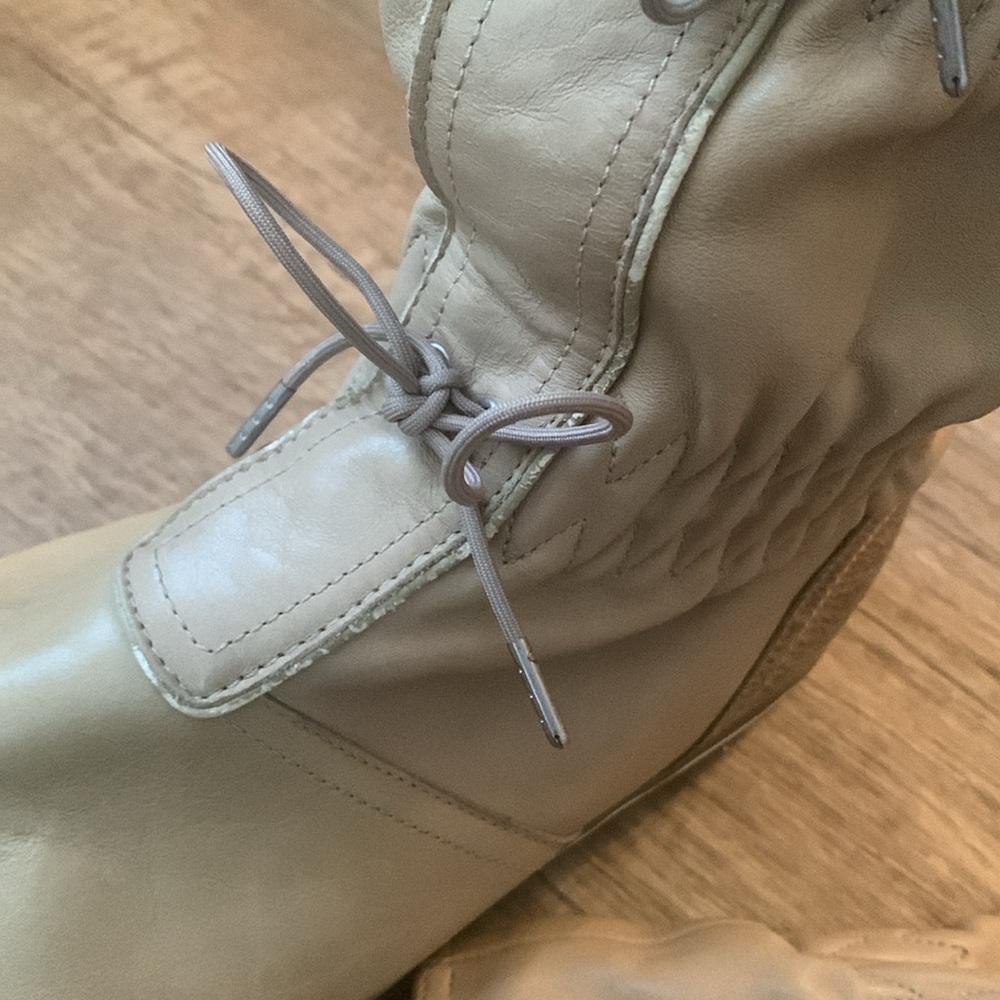 Sorel Beige Tie-up Flannel Lined Rain Boots GUC 9.5 - Picture 9 of 15